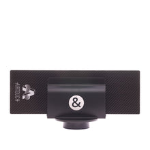 Carica l'immagine nel visualizzatore di Gallery, Braids & Freckles • Magnetic B Holder • Black